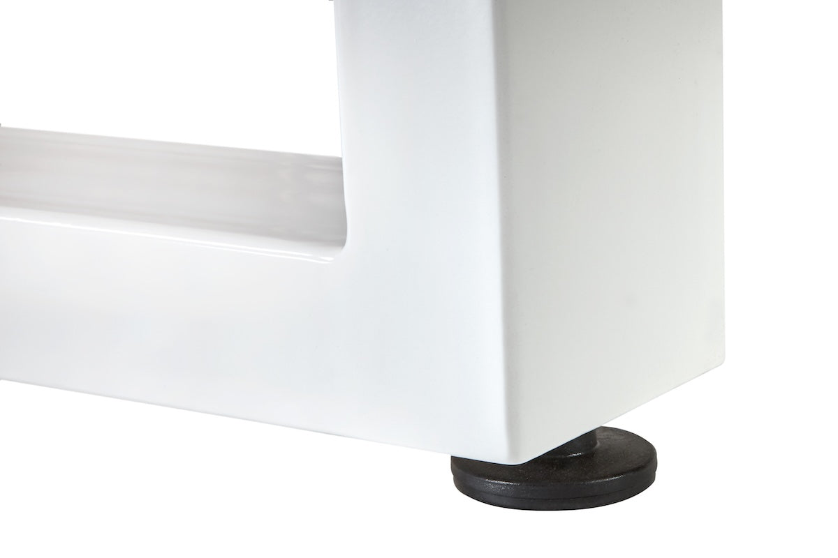 Close-up on a leg of an American Heritage Lanai slate pool table with a Pearl White finish.