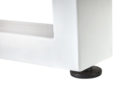 Close-up on a leg of an American Heritage Lanai slate pool table with a Pearl White finish.